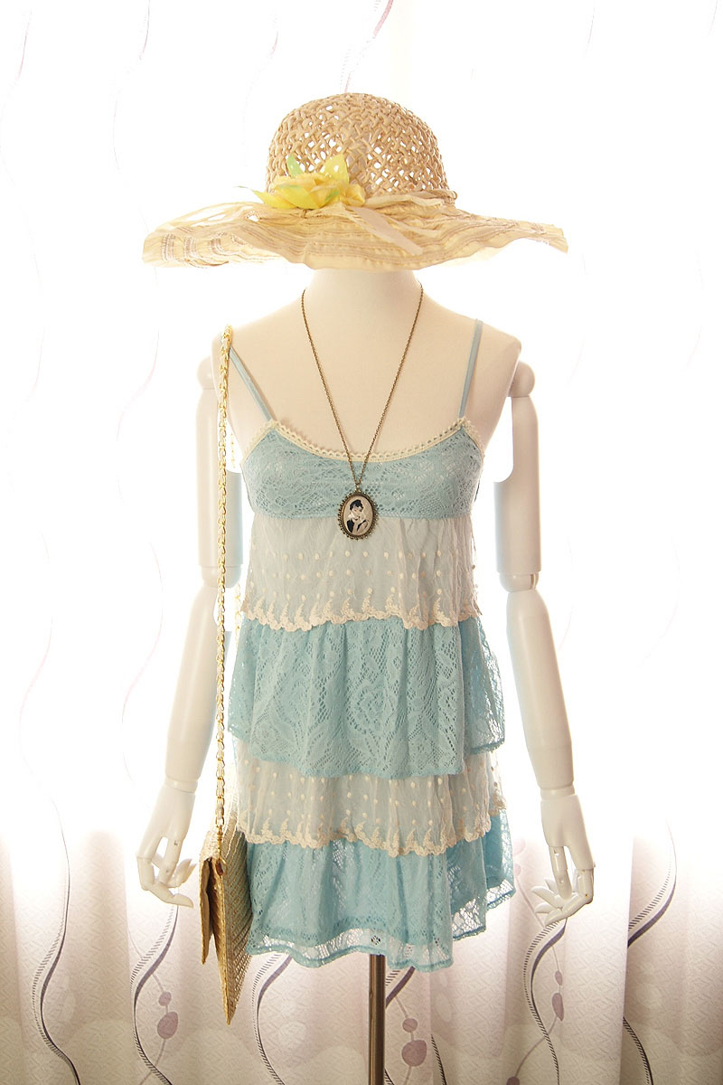 涩系2015夏 新款。日系田园蕾丝层层蛋糕裙吊带连衣裙 水蓝色米色
