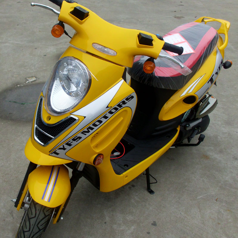 厂家直销 原装高配豪华款小帅哥踏板摩托车 助力车 125cc发动机