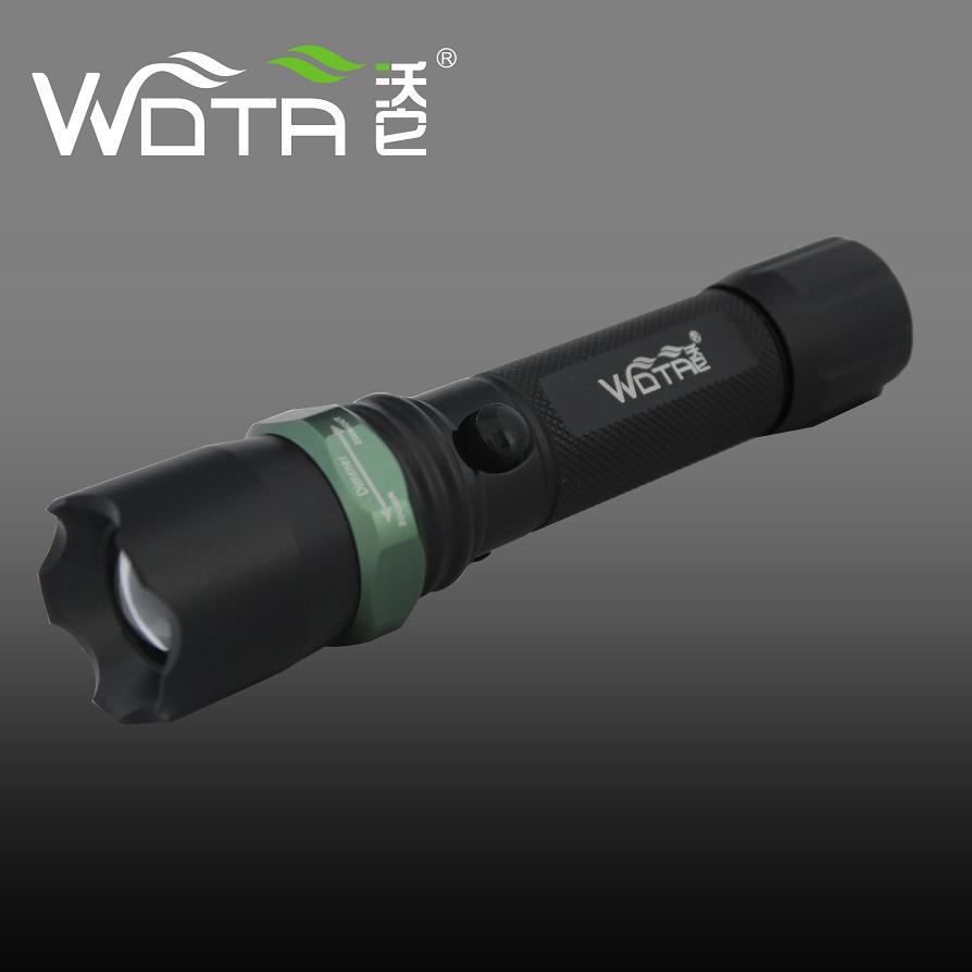 WOTA/沃它 强光手电筒 充电 CREE Q5 LED 防水 带救生锤 正品热卖