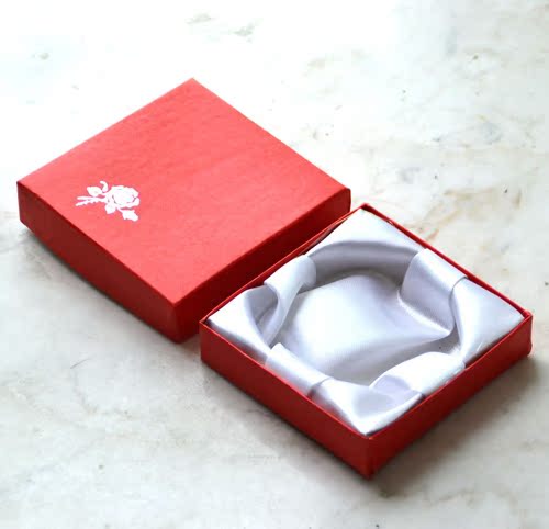 精美礼品盒 红色正方形8.7cm手镯手链脚链项链吊坠戒指饰品首饰盒
