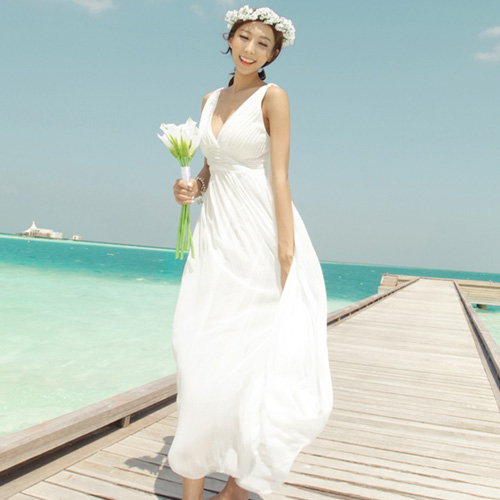 韩国代购新款蜜月马尔代夫海边度假白色沙滩裙性感V领显瘦连衣裙