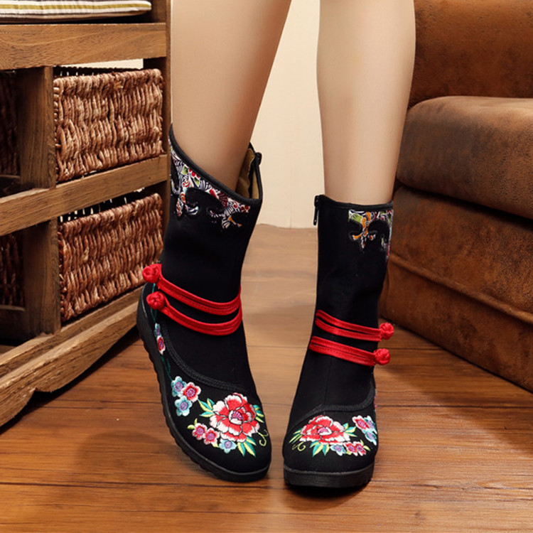 老北京布靴中式女单绣花靴橡胶软底坡跟舒适百搭秀气女靴侧拉链