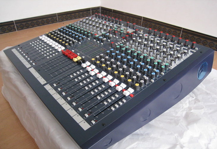 声艺LX9-16调音台16路4编组数字效果器 大型专业舞台演出进口材料