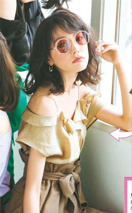 日系红牌 17夏季新款 杂志性感露肩甜美v领吊带荷叶边衬衫上衣