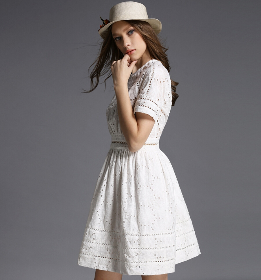 2015夏装新款圆领高腰修身显瘦欧美范白色绣花镂空气质修身连衣裙