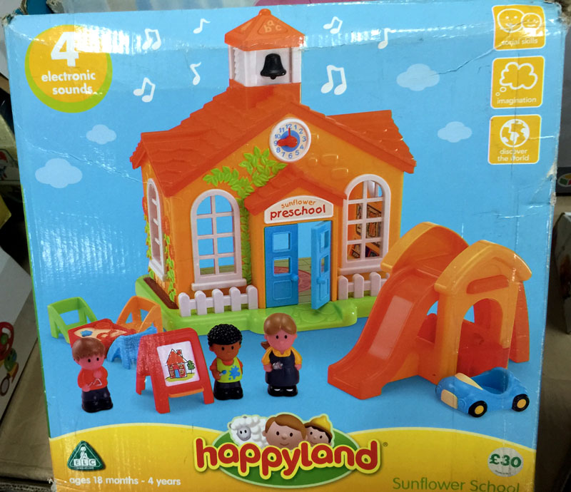 英国大牌儿童益智玩具 过家家玩具游戏场 幼儿园场景带人偶 滑梯