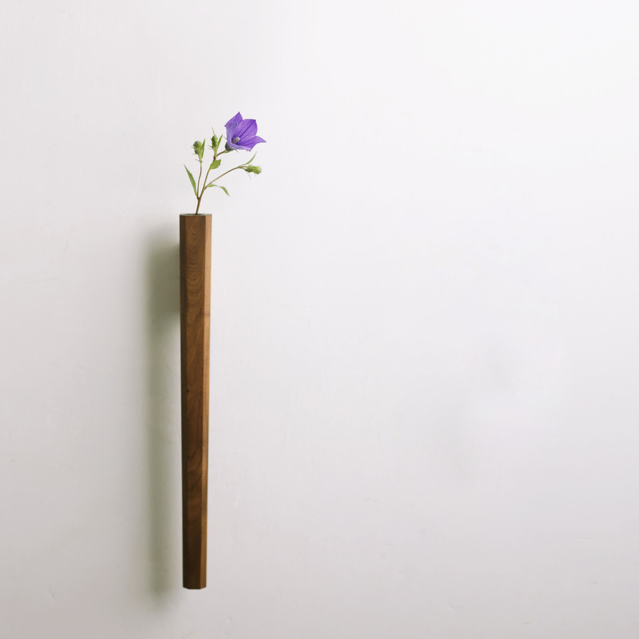 【手作·黑胡桃花器】之间花插实木花瓶挂墙茶室 日式生活器物 弦