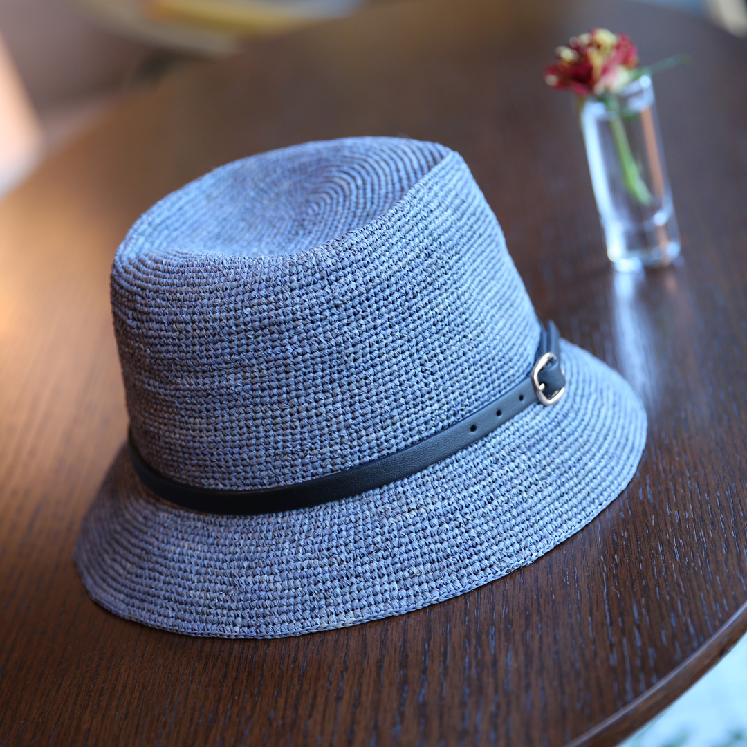 超爱的日系重工水桶帽  手工缝制褶皱稀有普鲁士蓝拉菲草钩针草帽