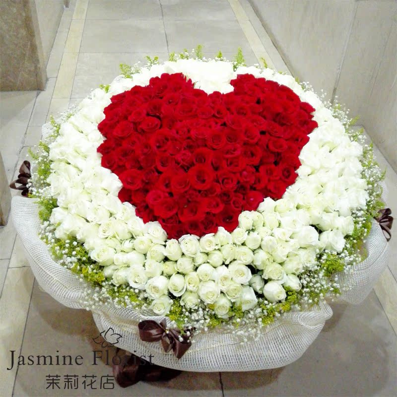 365朵白玫瑰爱人道歉生日鲜花速递求婚送女友同城成都表白送花