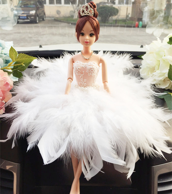 韩国时尚镶钻车载婚纱芭比娃娃汽车摆件结婚礼物婚车装饰摄影道具