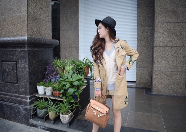 2016秋季韩版刺绣修身中长款女装风衣外套